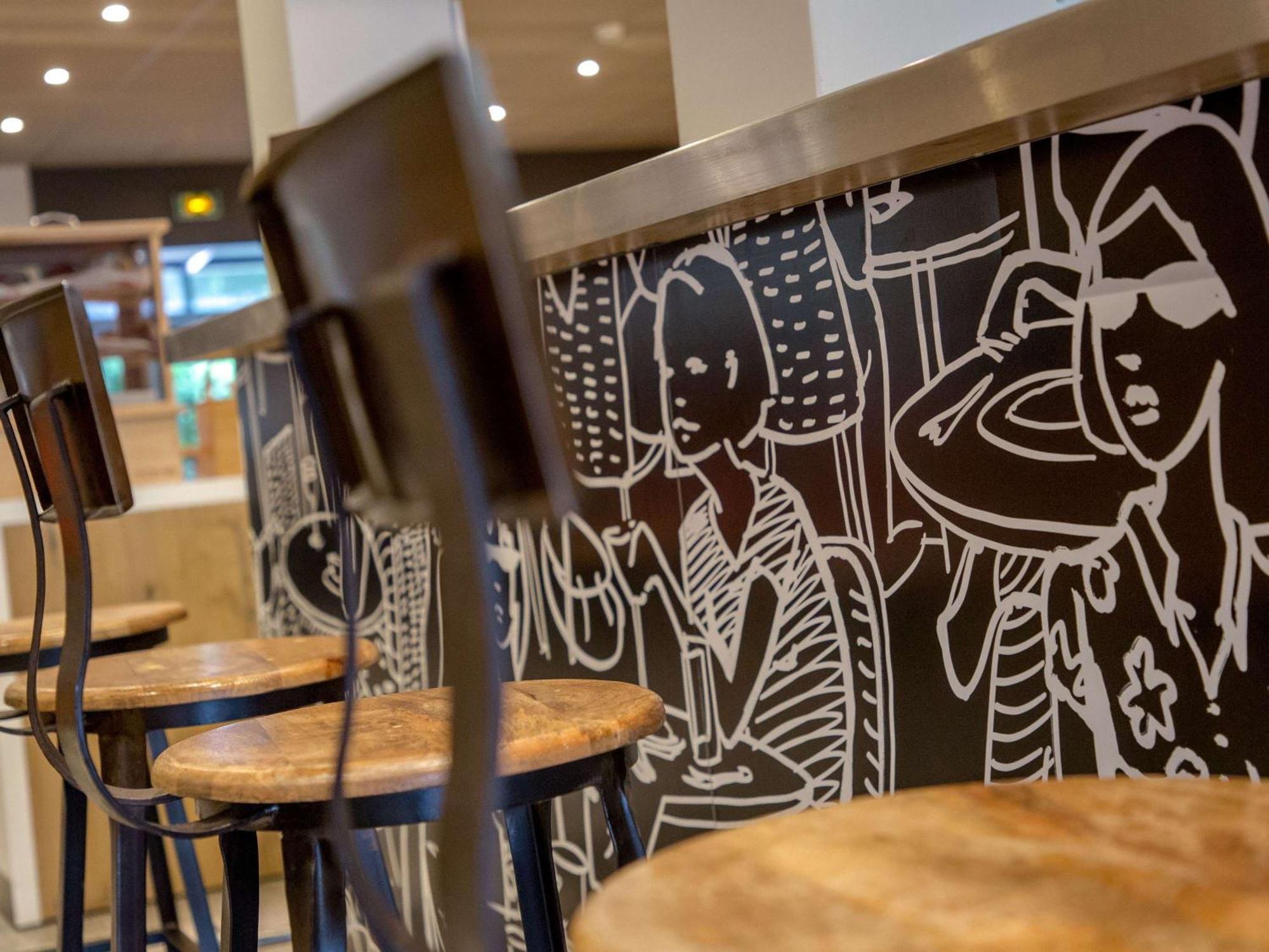 Ibis Brignoles Provence Verte Exteriör bild